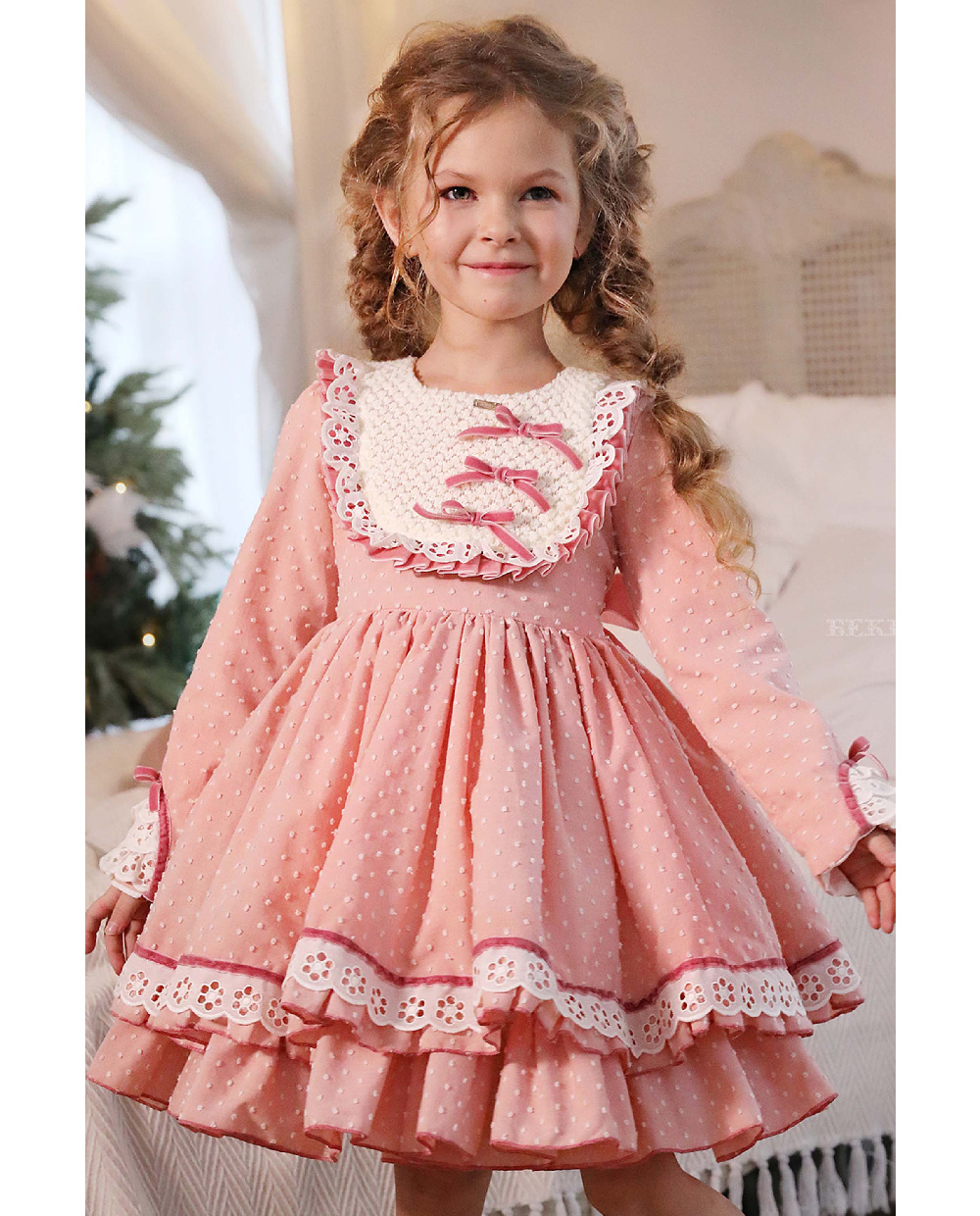 Пышное розовое платье