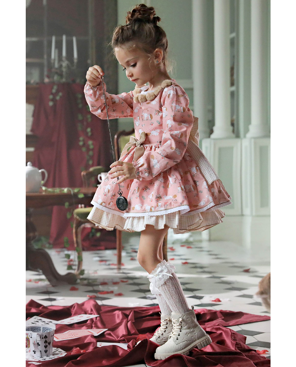 Пышное платье с зайками