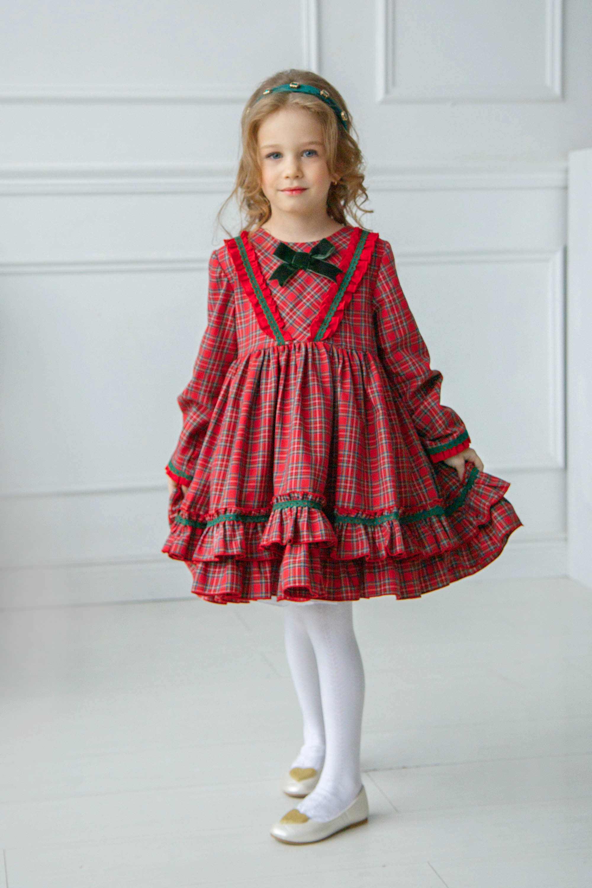 Платье в клетку с завышенной талией Платье в клетку с завышенной талией