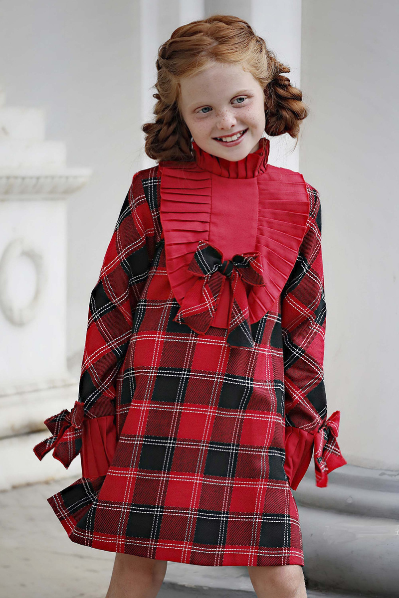 Трапеция в красно-черную клетку